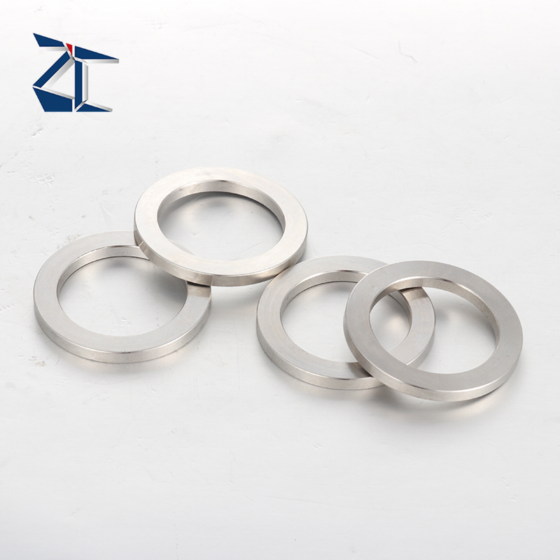 โรงงานที่กำหนดเองยึดแหวนวงแหวนภายนอกและภายในวงแหวน Seeger แหวน Din471 Din472 เหล็กวงแหวน 12 มม.
