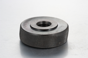 น็อตหัวแม่มือขึ้นลาย FRNT FRNTS