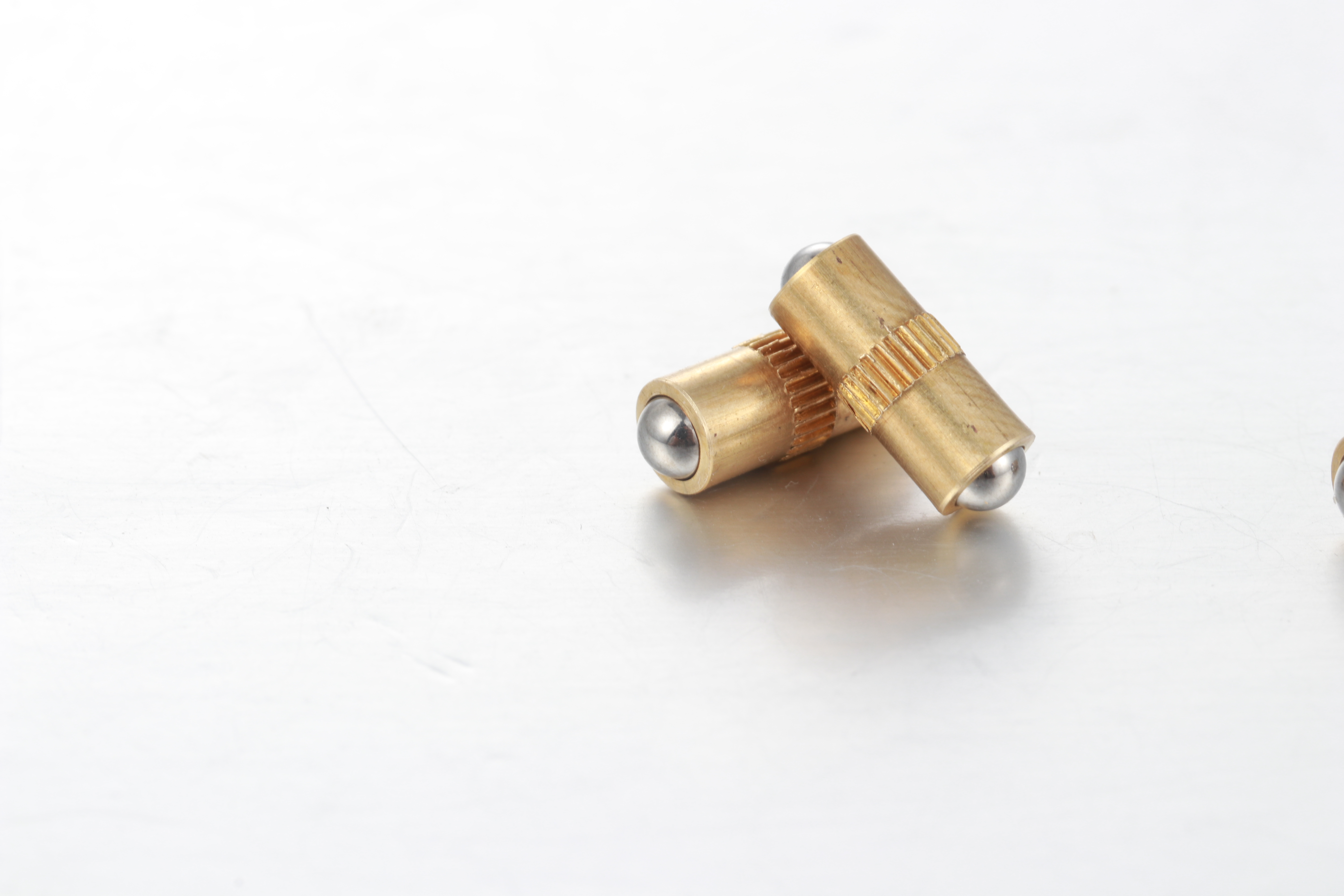 ลูกดันสปริงปลายคู่ทองเหลือง 