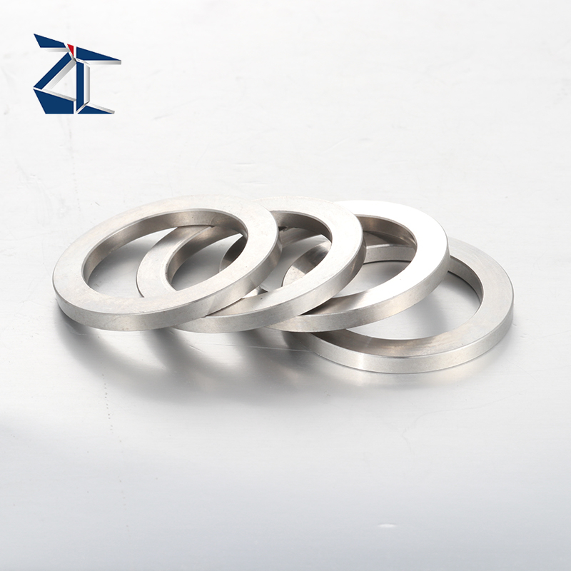 โรงงานที่กำหนดเองยึดแหวนวงแหวนภายนอกและภายในวงแหวน Seeger แหวน Din471 Din472 เหล็กวงแหวน 12 มม.