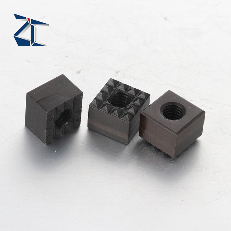 แป้นยึดสี่เหลี่ยม ZT20